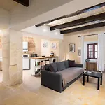 Lapsi - Traditional Maltese Style Near The Promenade Apartmán