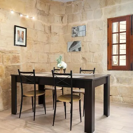 Lapsi - Traditional Maltese Style Near The Promenade Apartman San Ġiljan