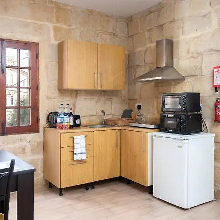 Lapsi - Traditional Maltese Style Near The Promenade Apartman