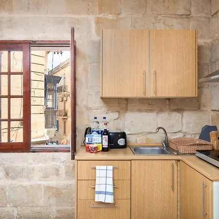 Lapsi - Traditional Maltese Style Near The Promenade Apartment *