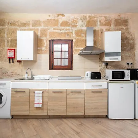 Lapsi - Traditional Maltese Style Near The Promenade Apartment Saint Julian's