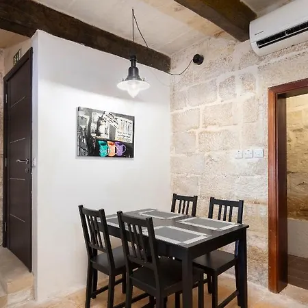 Апартаменты Lapsi - Traditional Maltese Style Near The Promenade