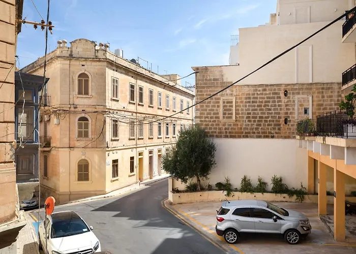 Apartment Lapsi - Traditional Maltese Style Near The Promenade