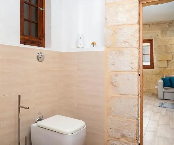 Apartment Lapsi - Traditional Maltese Style Near The Promenade San Ġiljan