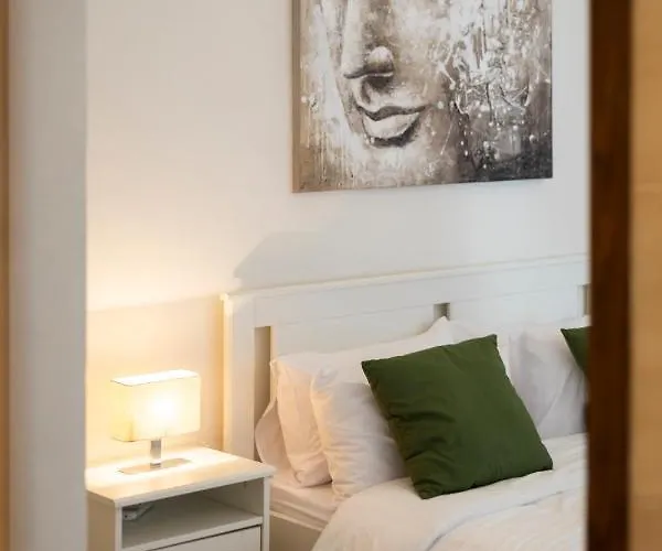 Lapsi - Traditional Maltese Style Near The Promenade Apartment San Ġiljan