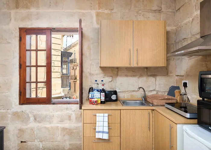 Lapsi - Traditional Maltese Style Near The Promenade Apartment *