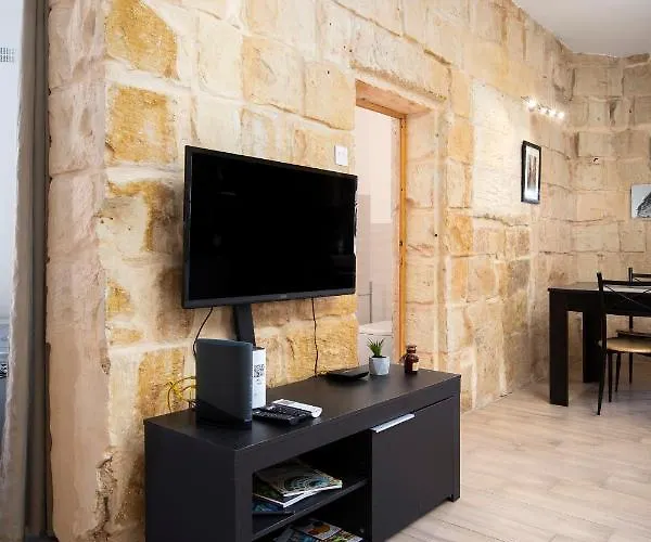 Apartment Lapsi - Traditional Maltese Style Near The Promenade San Ġiljan