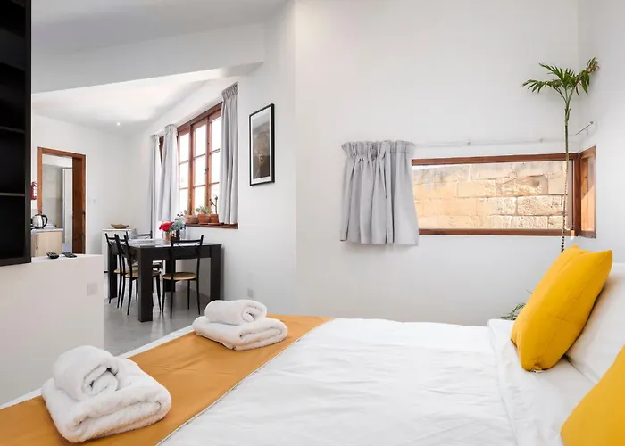 Lapsi - Traditional Maltese Style Near The Promenade Apartment *