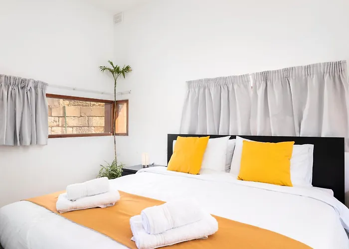 Lapsi - Traditional Maltese Style Near The Promenade Apartment