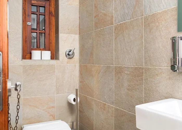 Lapsi - Traditional Maltese Style Near The Promenade San Ġiljan