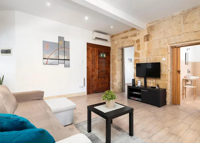 Lapsi - Traditional Maltese Style Near The Promenade *