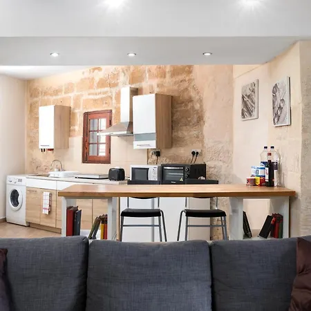 Lapsi - Traditional Maltese Style Near The Promenade