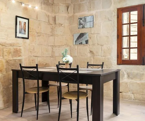 Lapsi - Traditional Maltese Style Near The Promenade דירה Saint Julian's