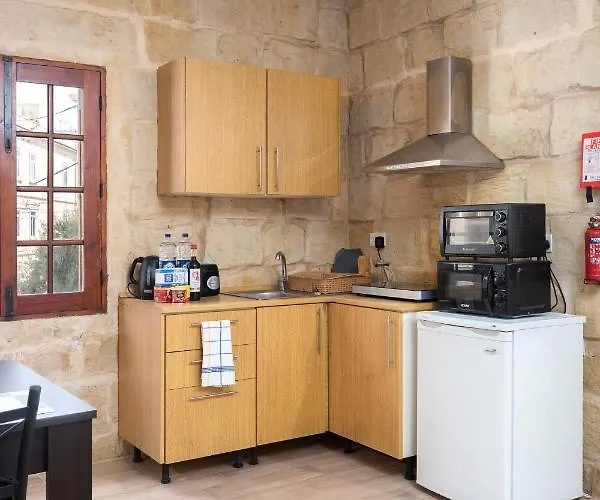 Lapsi - Traditional Maltese Style Near The Promenade דירה