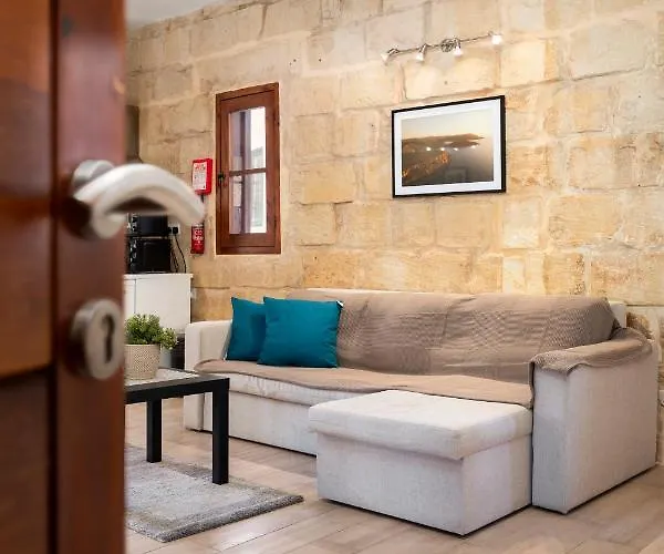 Lapsi - Traditional Maltese Style Near The Promenade דירה Saint Julian's